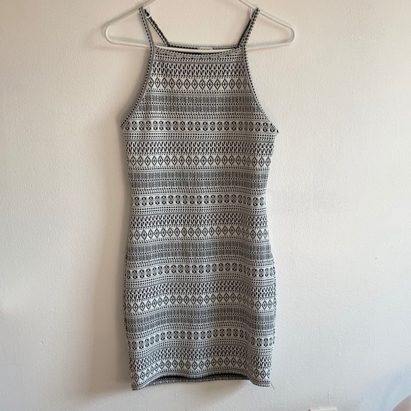 Garage Dresses & Skirts - Garage Geometric Printed Halter Body Con Dress